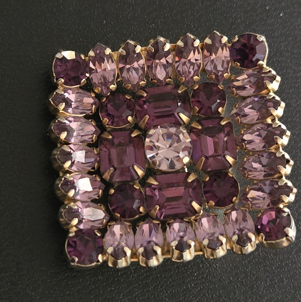 La-Rel Vintage Rhinestone Brooch